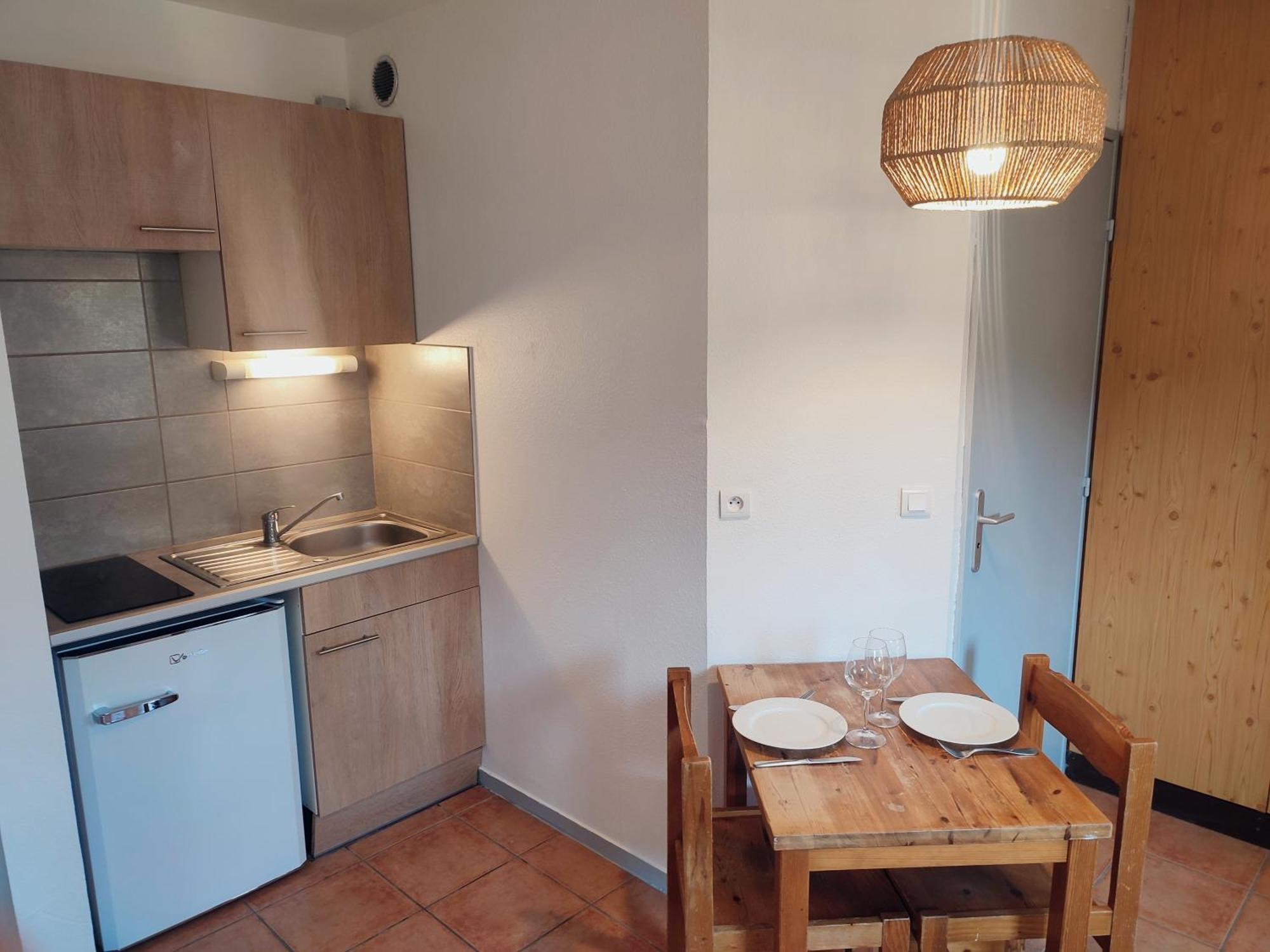 Le Studio Des Garrigues - Climatise Greoux-les-Bains Exterior photo